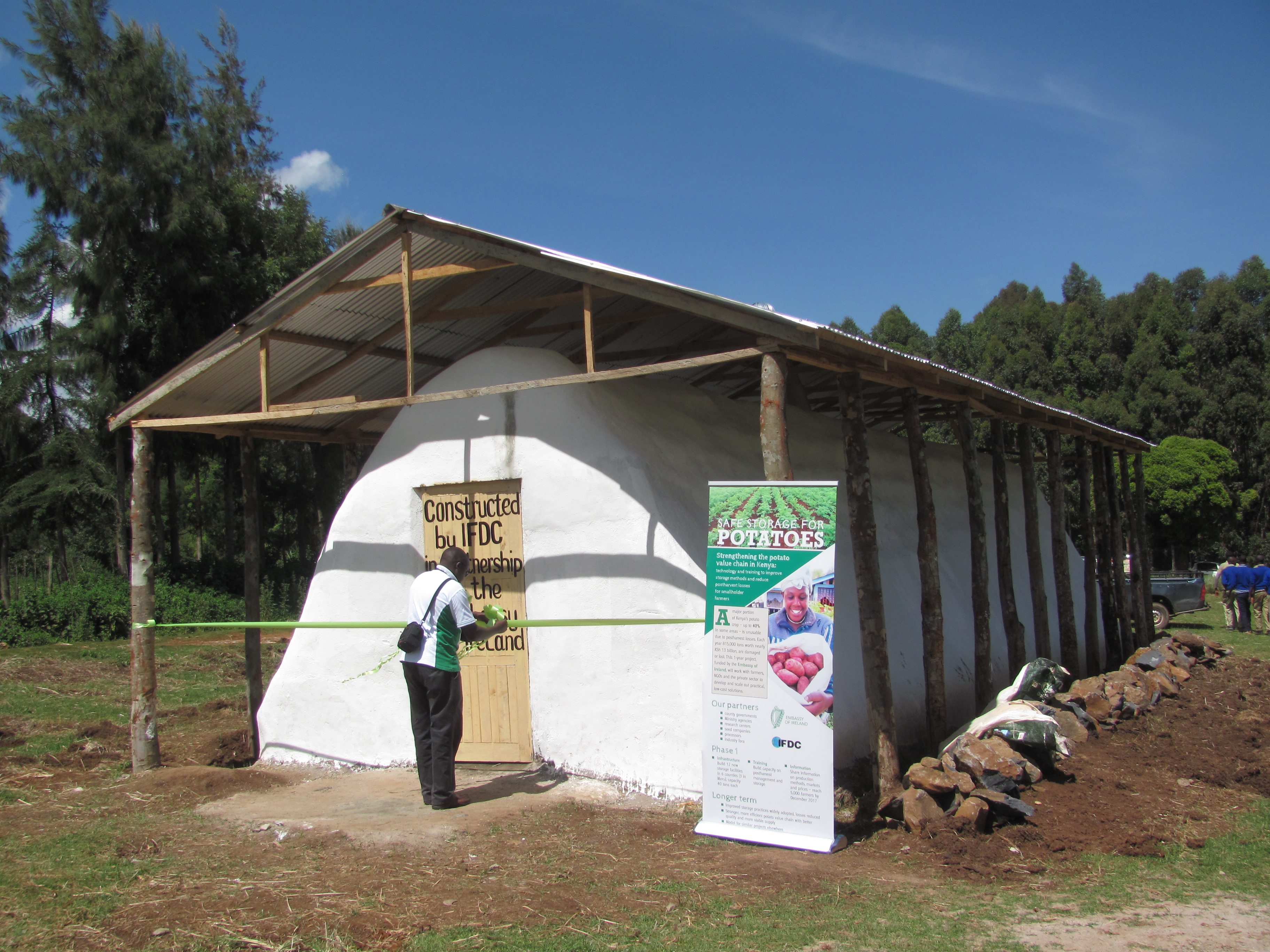New potato warehouse in Timau, Kenya, constructed by IFDC in partnership with the Irish Embassy in Kenya.