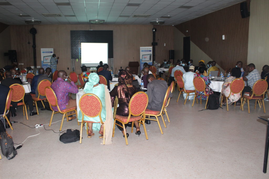 Group at the EnGRAIS Plenary Session