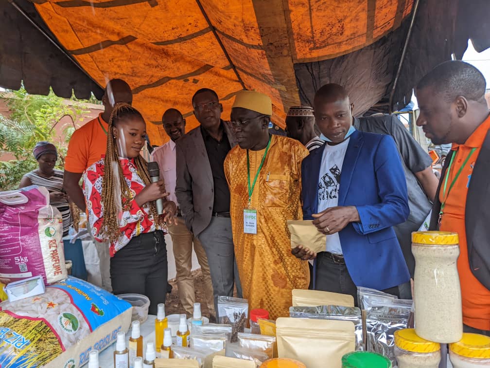 Open Door attendees get a presentation of products produced by agricultural actors in Burkina Faso