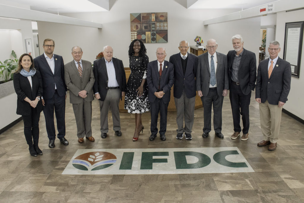 IFDC Board of Directors members that were present at HQ for the 2022 Board Meeting
