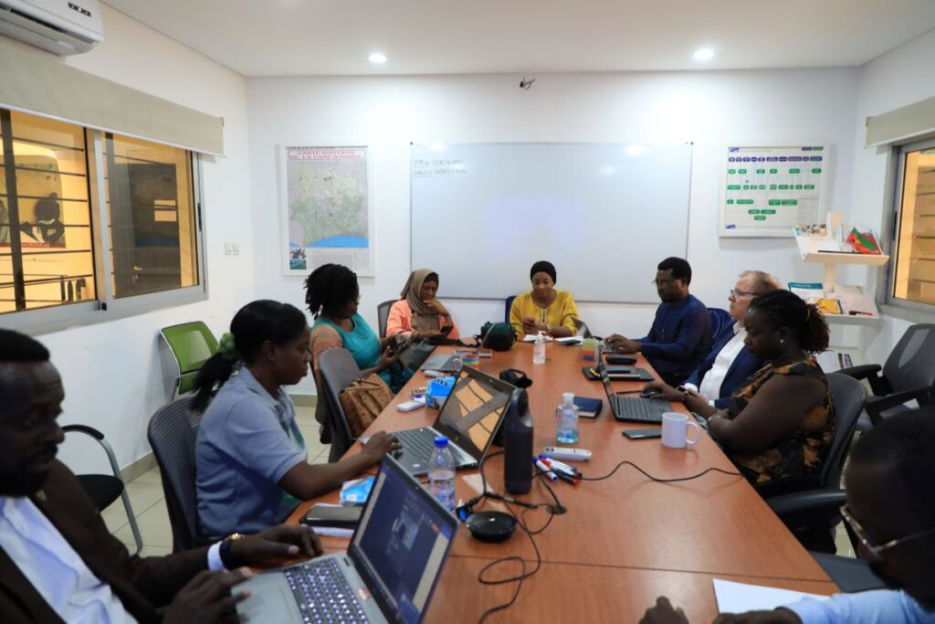 The IFDC President & CEO holds a productive work session with the IFDC team in Côte d'Ivoire