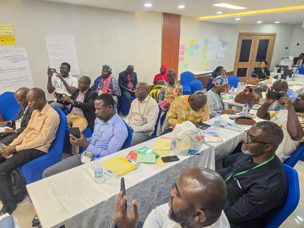 A national consultation workshop in Abidjan brought partners together to design Bundle Boxes and prepare for their pilot rollout in Côte d’Ivoire.