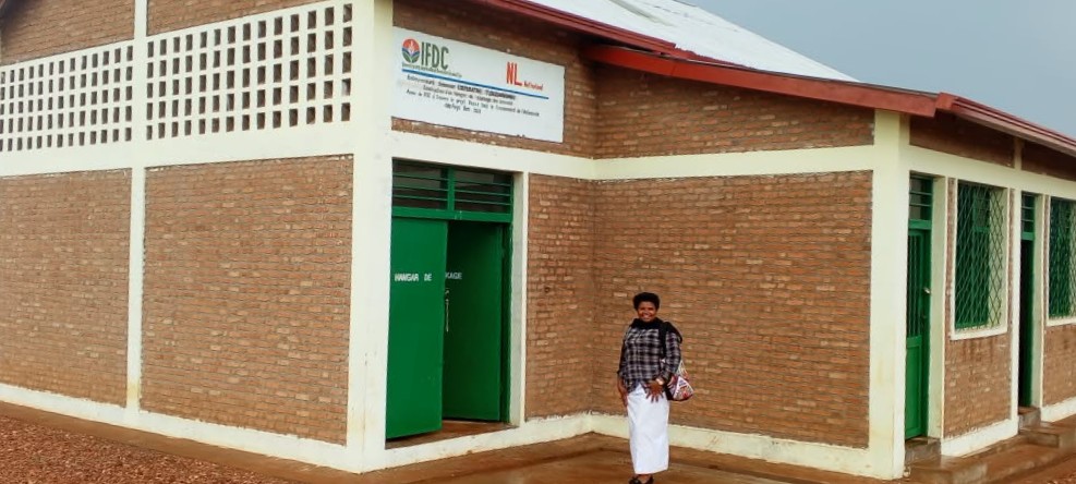 Felaide Irumva, president of the Tuduzumwimbu Nyamugari Cooperative, credits IFDC and PSSD2 support with improving seed storage, expanding activities, and boosting members’ incomes.